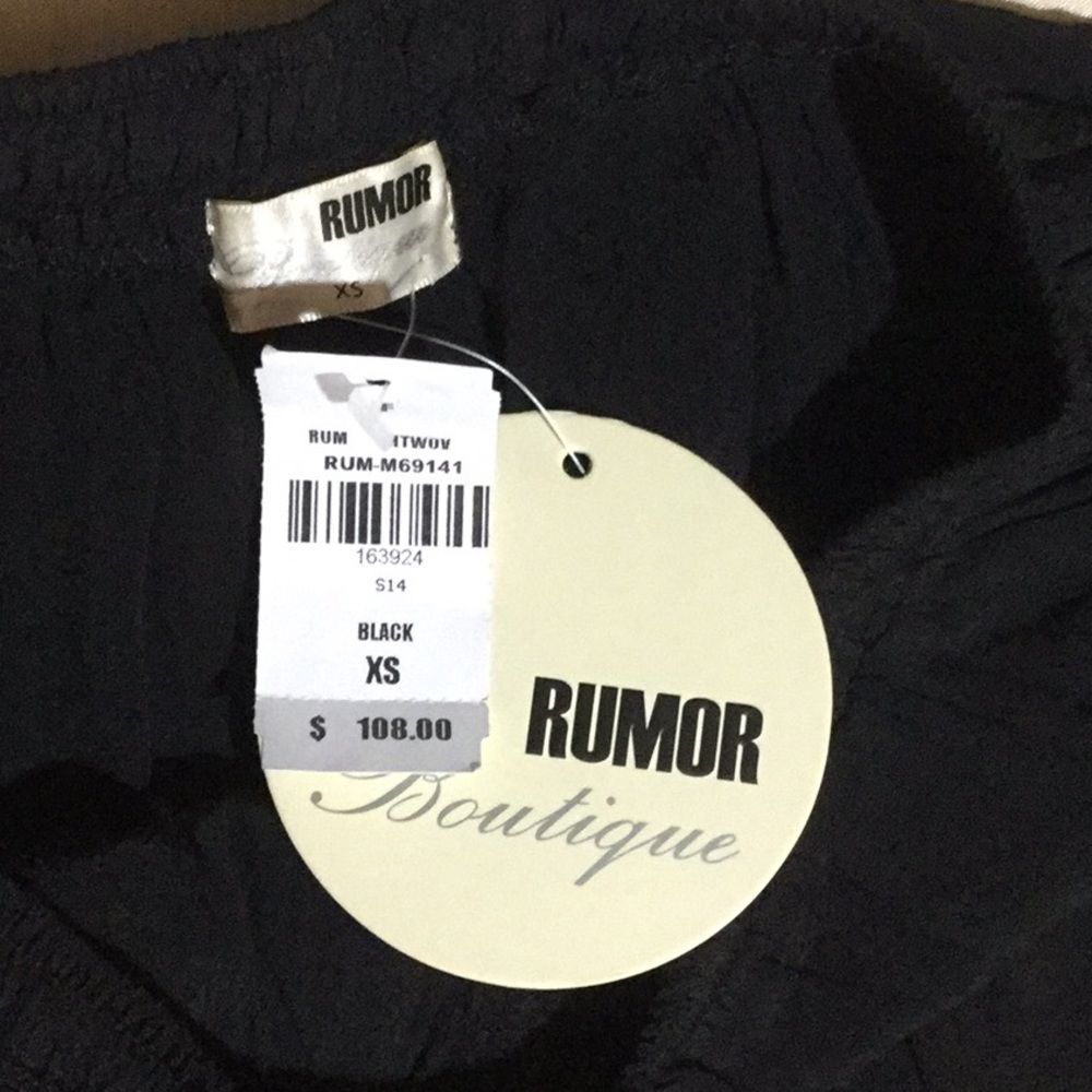 Rumor Boutique Shorts With Pockets - Picture 2 of 3